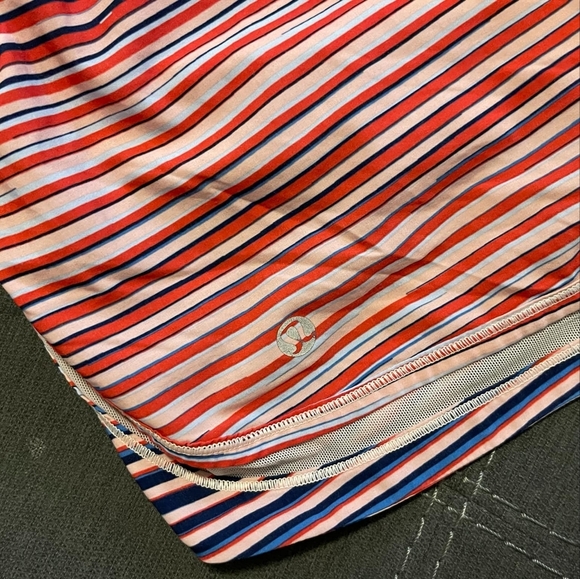Lululemon womens pink blue red striped running shorts size 4 - Picture 3 of 4